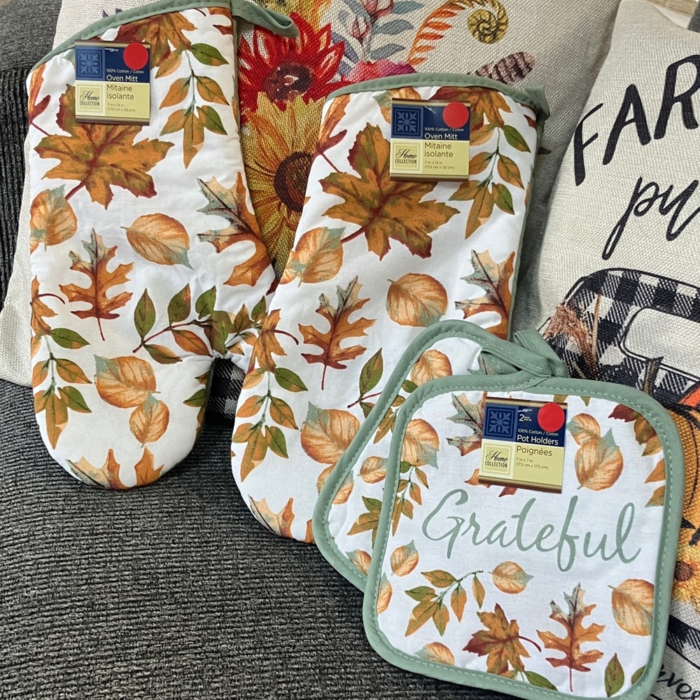 Home Collection Autumn Leaf Oven Mitt Set - White and Green